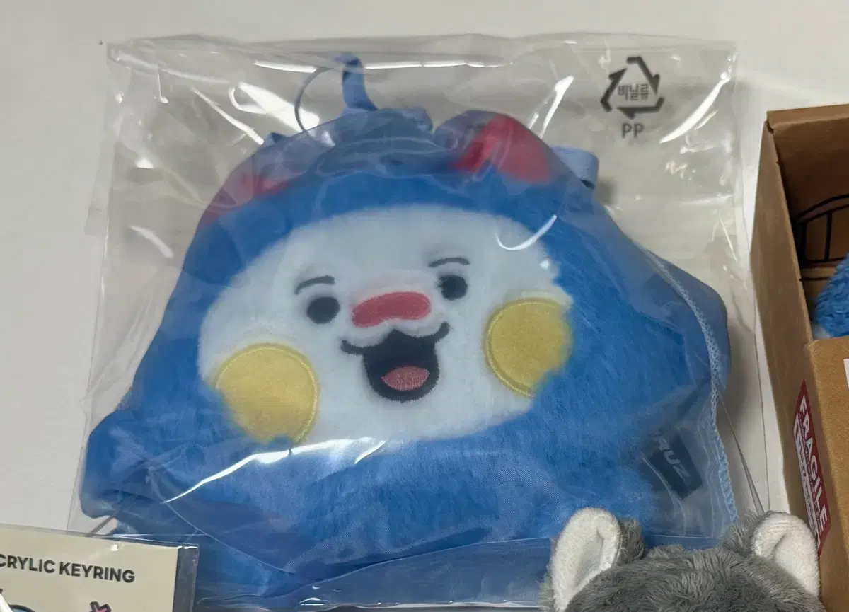 https://media.bunjang.co.kr/product/419728837_1_1783949645_w{res}.jpg
